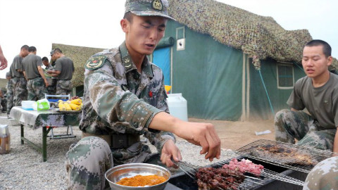 意不意外?解放军最强兵种其实是炊事兵,都是伪装成厨师的精锐